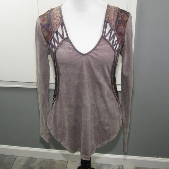 Gimmicks by BKE Boho Cutout/Slit Back Knit Top Size XS - Picture 3 of 7